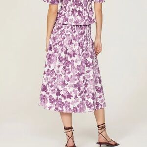 Brit. NY high waist floral silk like floral  skirt